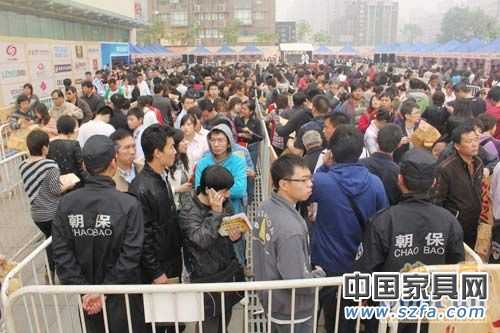 紅星美凱龍?jiān)谌侨晖秸归_“幸福來簽手”總裁簽售活動(dòng) 紅星美凱龍?jiān)谌侨晖秸归_“幸福來簽手”總裁簽售活動(dòng)