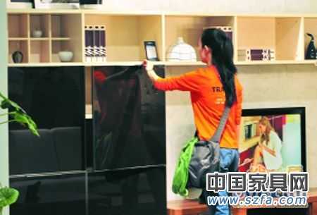 板材和其他材料的結(jié)合,成為板式家具設(shè)計(jì)的一個(gè)方向 板材和其他材料的結(jié)合,成為板式家具設(shè)計(jì)的一個(gè)方向